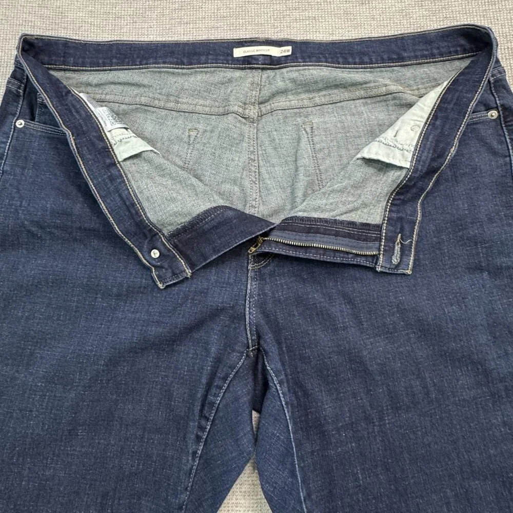 Levi Strauss Womens Classic Bootcut Jeans Size 24W Mid-Rise Dark Wash Denim - Picture 5 of 16